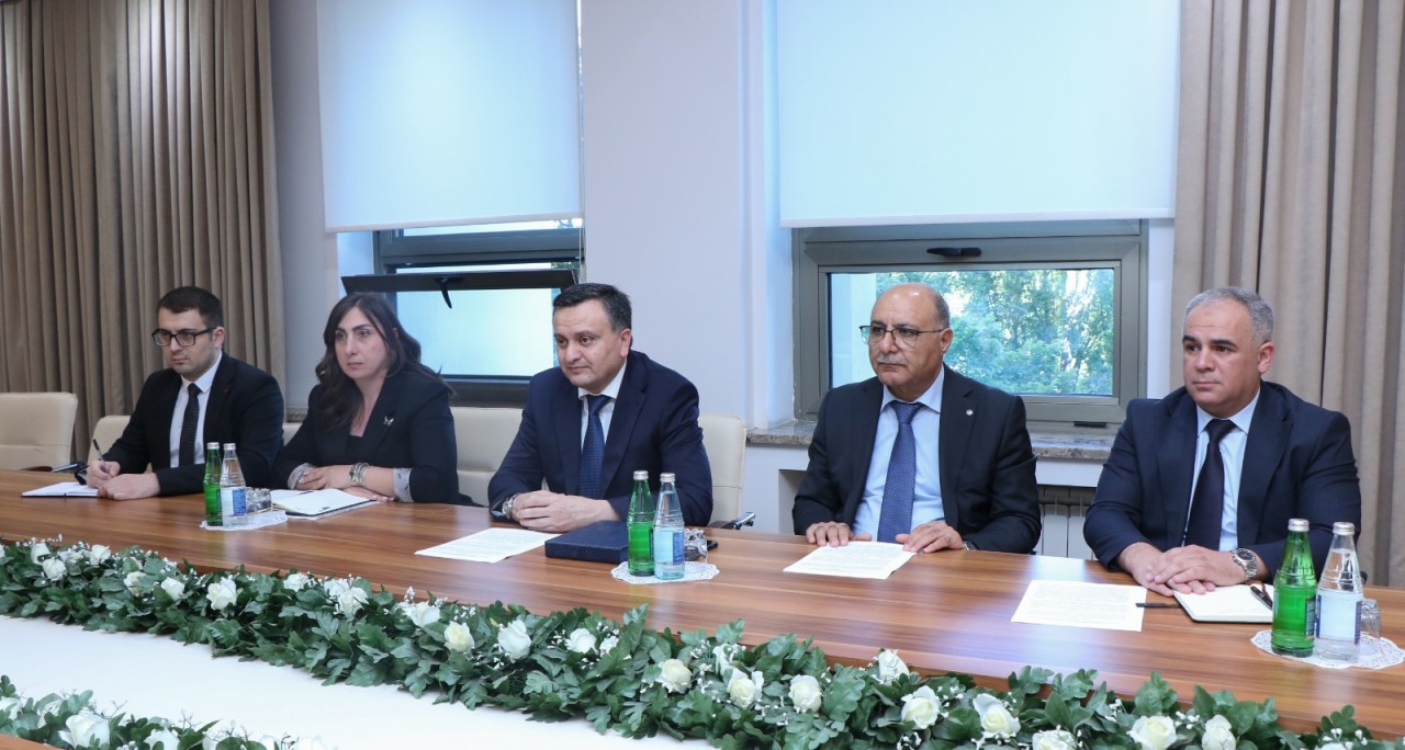 AzMİU ilə Məhkəmə Ekspertizası Mərkəzi arasında memorandum imzalanıb - FOTOLAR